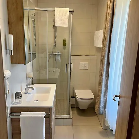 Hotell Restaurant Unikat Zeltingen-Rachtig